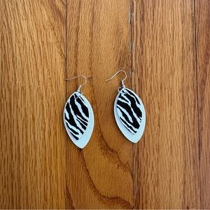 Hand made earrings 🌸